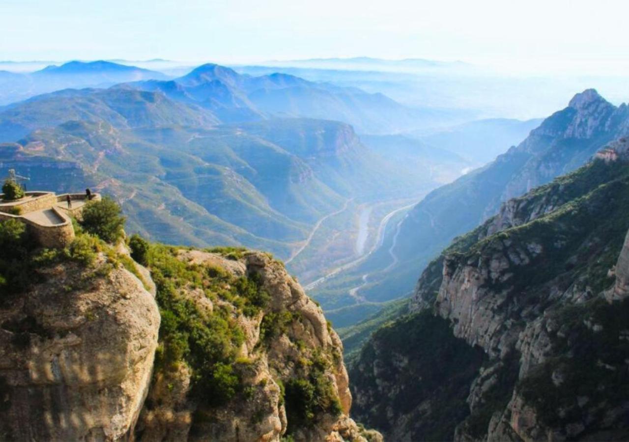 En Montserrat- Montserrat Paradise *
